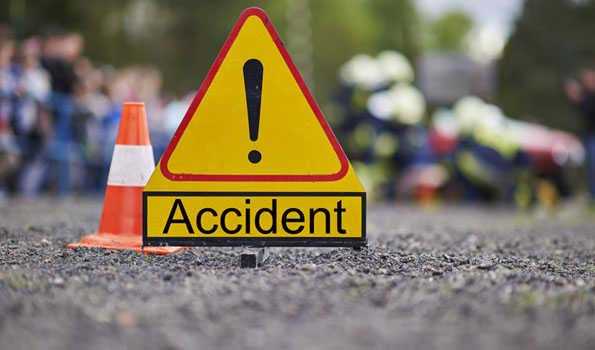 तेलंगाना में कार के खंभे से टकराने से पांच की मौत